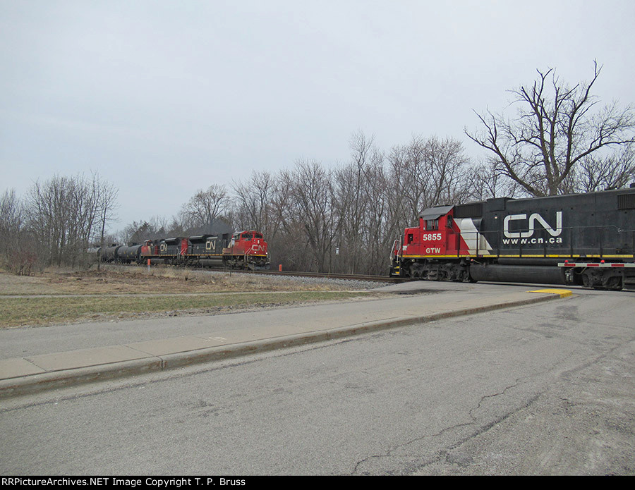 GTW 5855, CN 8833 and CN 8923